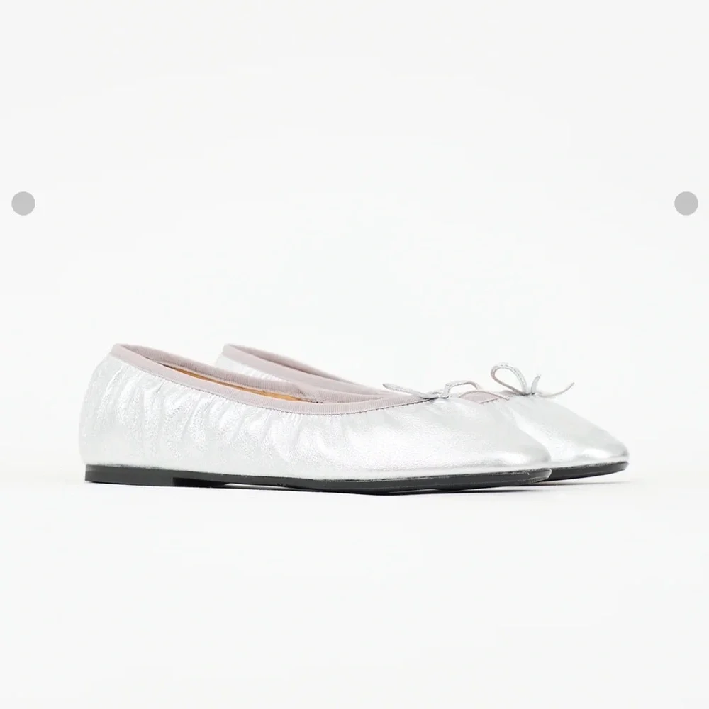 Sezane Silver Agathe Flat - Picture 2 of 3